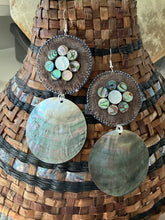 Load image into Gallery viewer, ‘hai̯.kʷa beaded earrings