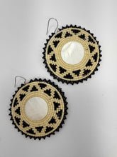 Load image into Gallery viewer, lamonti beaded earrings