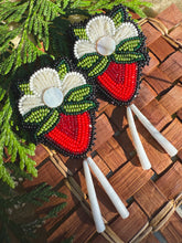 Load image into Gallery viewer, strawberries & dentalium