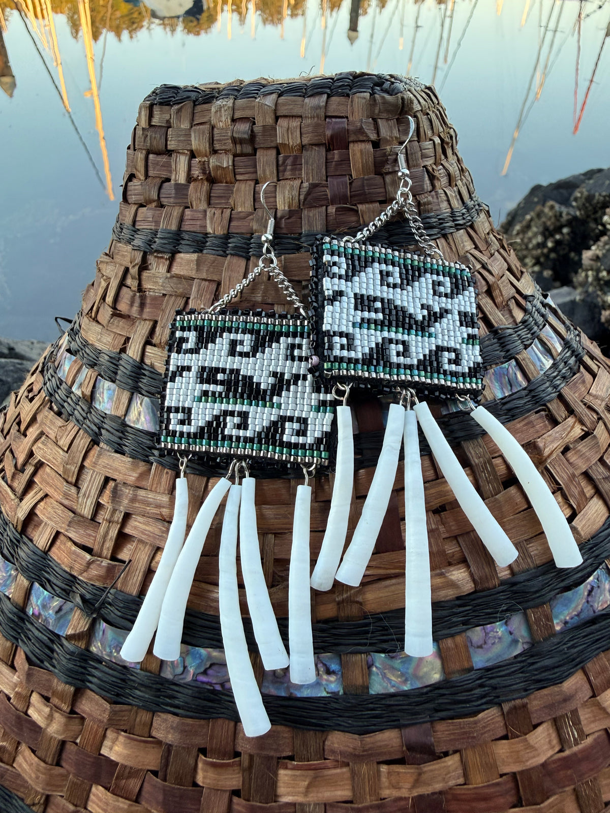 ɛ.'ko.li beaded earrings