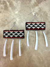 Load image into Gallery viewer, Saddle Mountain - Red
