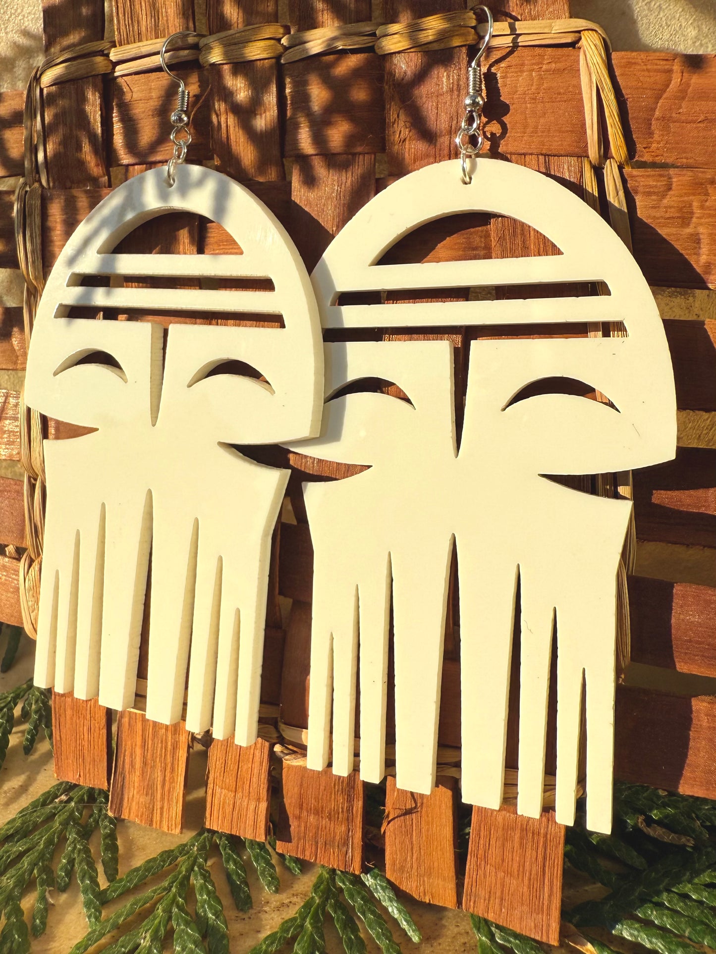 Skull Comb Acrylic Earrings - Bone