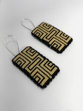 Load image into Gallery viewer, kwón-e-sum Beaded Earrings
